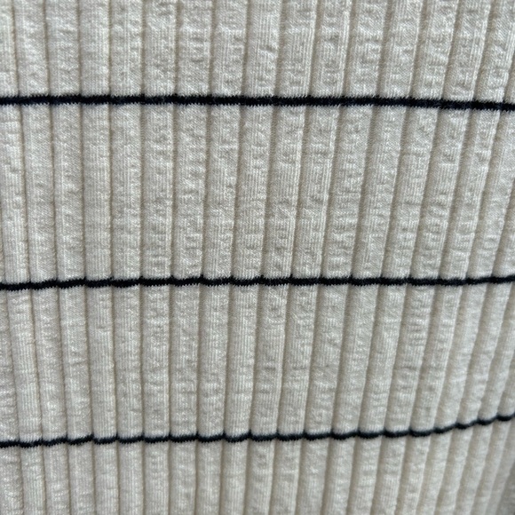 Vince Ribbed Striped Tee, Large - Picture 4 of 7